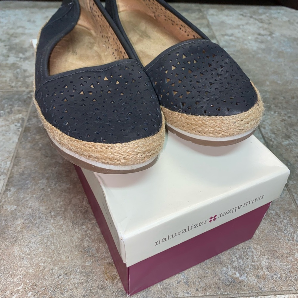 Naturalizer Rackley US Size 9 Espadrille Black Loafer Flats Laser Cutout Vegan